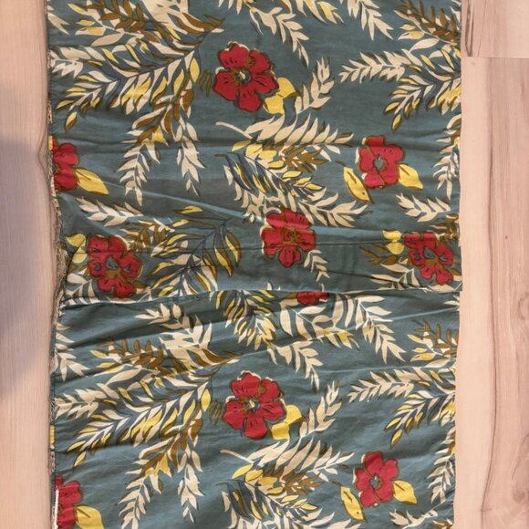 Pottery Barn Floral Quilted Pillow Sham 16" X 26" Cotton/Polyester Blend - Picture 3 of 6